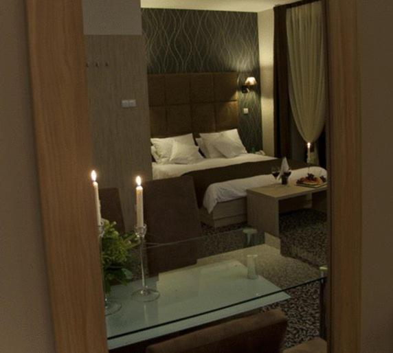 Hotel Vis A Vis Oleśnica Exteriör bild